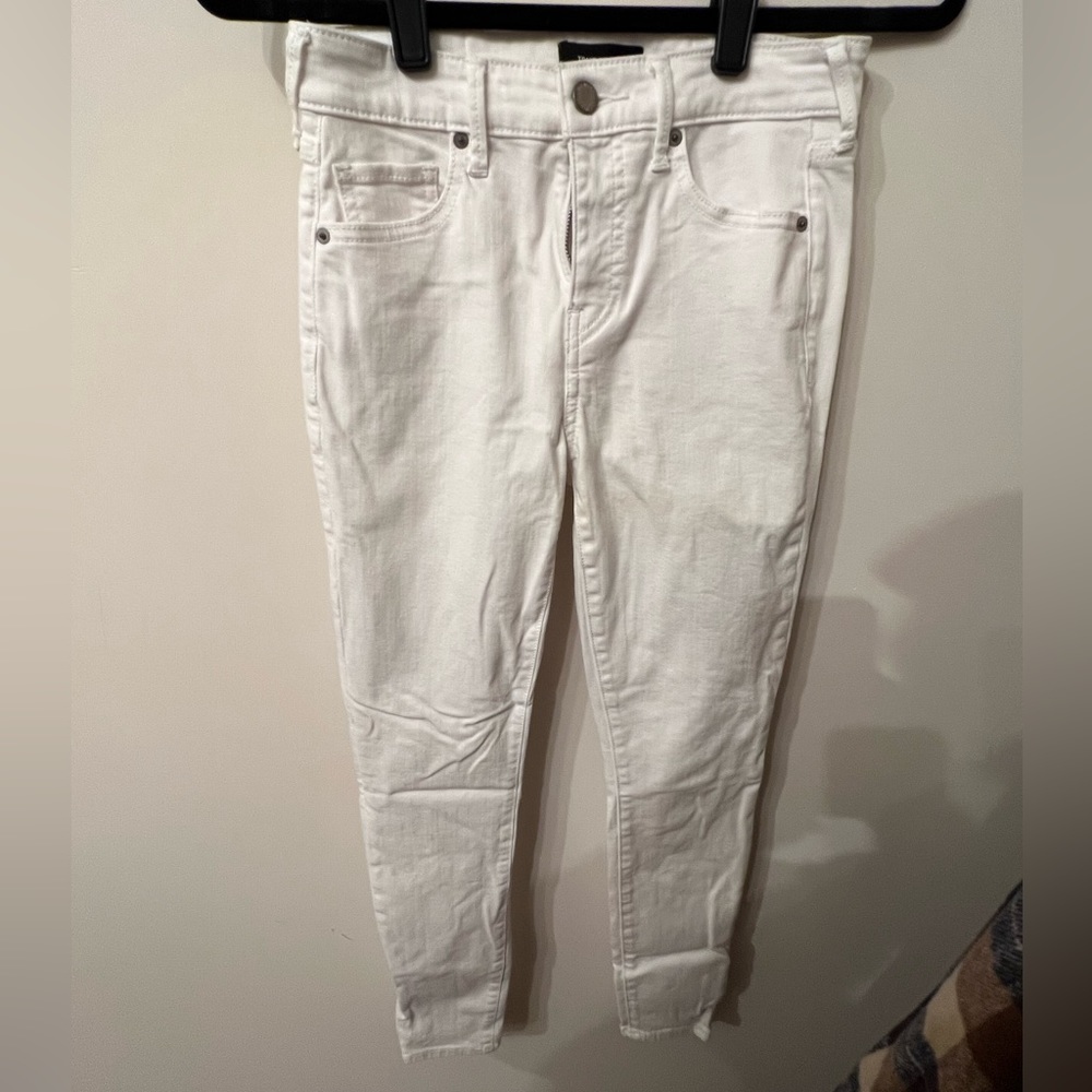 True Religion, White “Halle” Skinny Jeans, Sz 26W